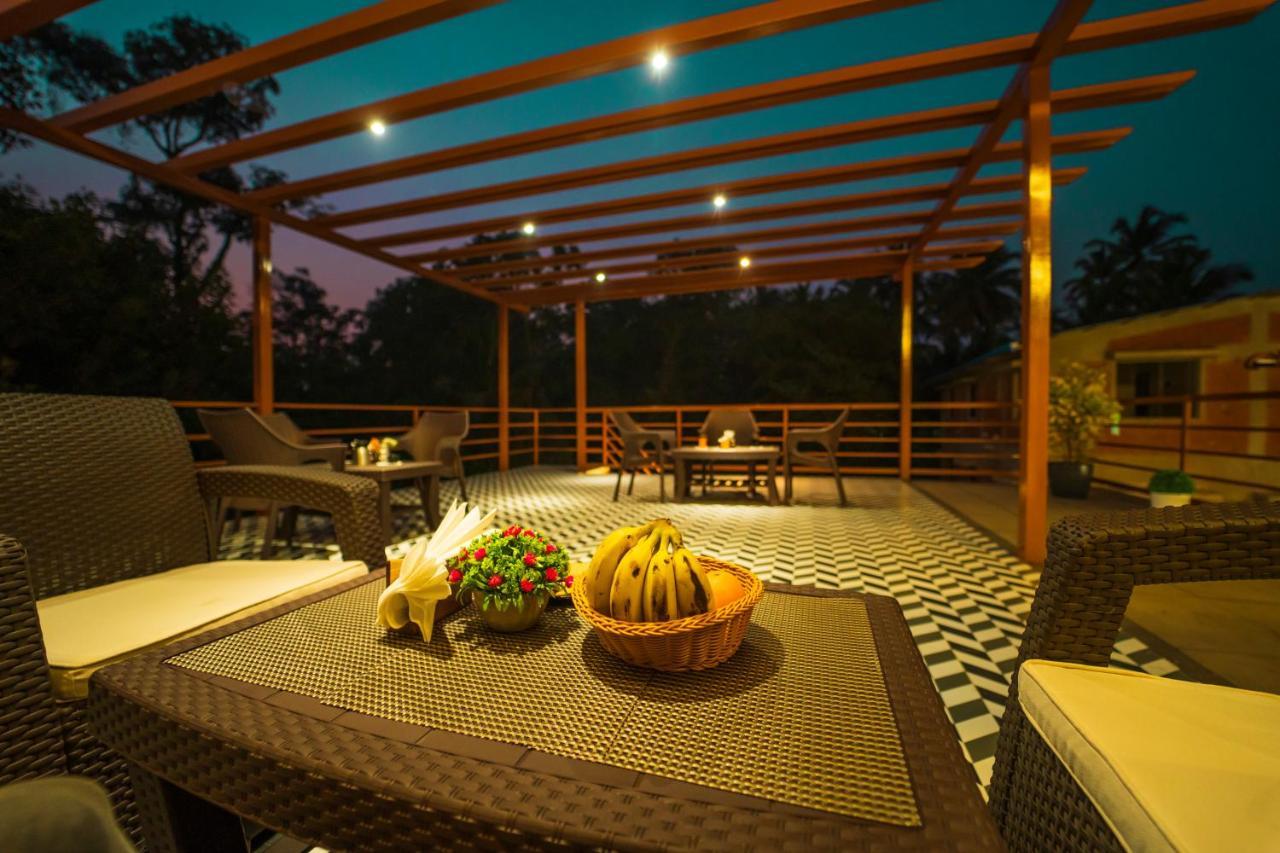 Canvasand By Eease Hospitality Hotel Nāgaon Exterior foto