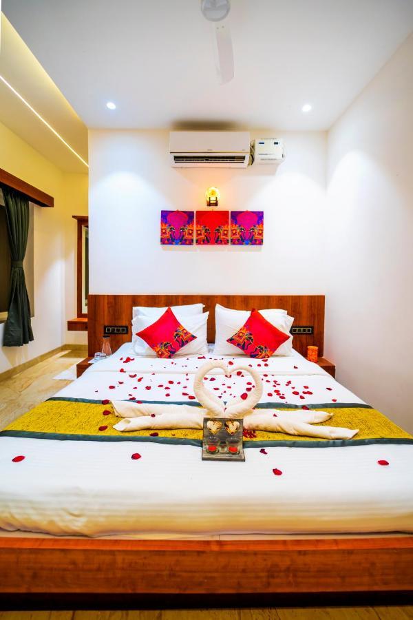 Canvasand By Eease Hospitality Hotel Nāgaon Exterior foto